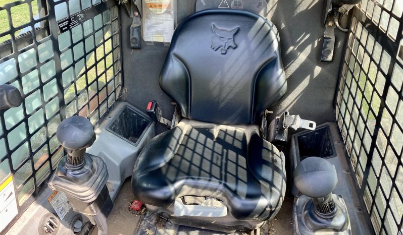 
								2013 Bobcat T650 Compact Track Loader full									