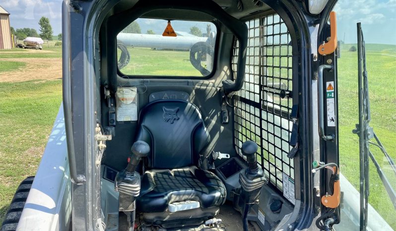 
								2013 Bobcat T650 Compact Track Loader full									