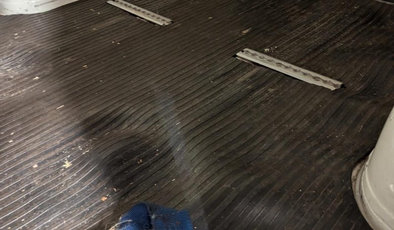 
								2010 TOYOTA HIACE LWB 4 SP Auto full									