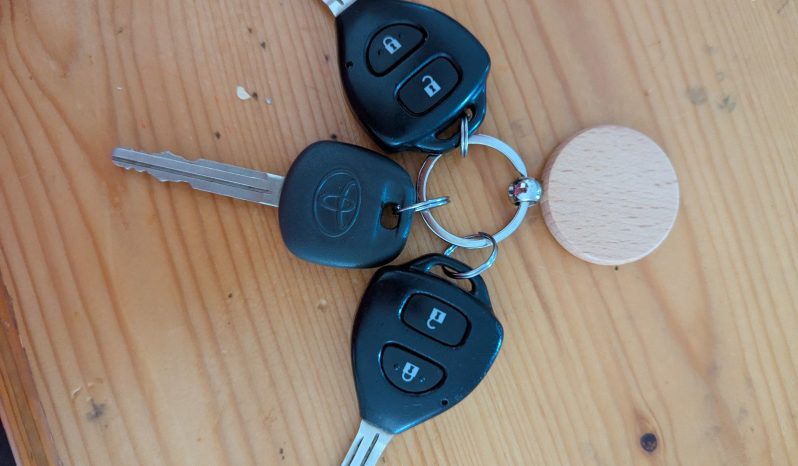 
								2010 TOYOTA HIACE LWB 4 SP Auto full									