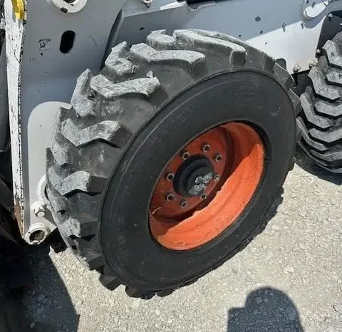 
								2010 Bobcat S650 Skid Steer full									